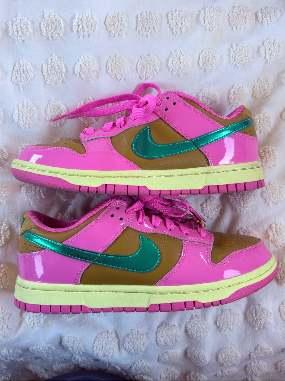 Nike Parris Goebel 👑 Women Size 7
Dunk Low Retro hot Pink FN2721-600